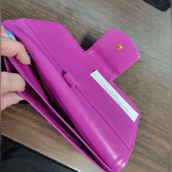 New-Beautiful Magenta/Pink Lee Sands Eelskin Wallet W/ RFID Protection - Picture 8 of 9